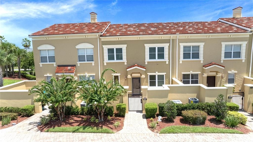 For Rent: $2,400 (4 beds, 3 baths, 1950 Square Feet)