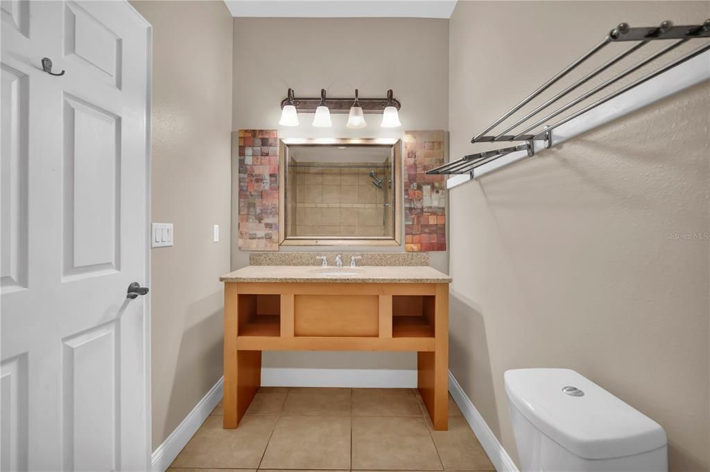 For Rent: $2,400 (4 beds, 3 baths, 1950 Square Feet)