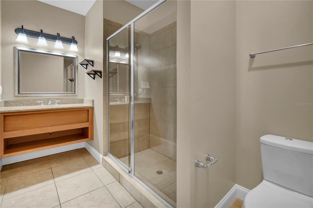 For Rent: $2,400 (4 beds, 3 baths, 1950 Square Feet)