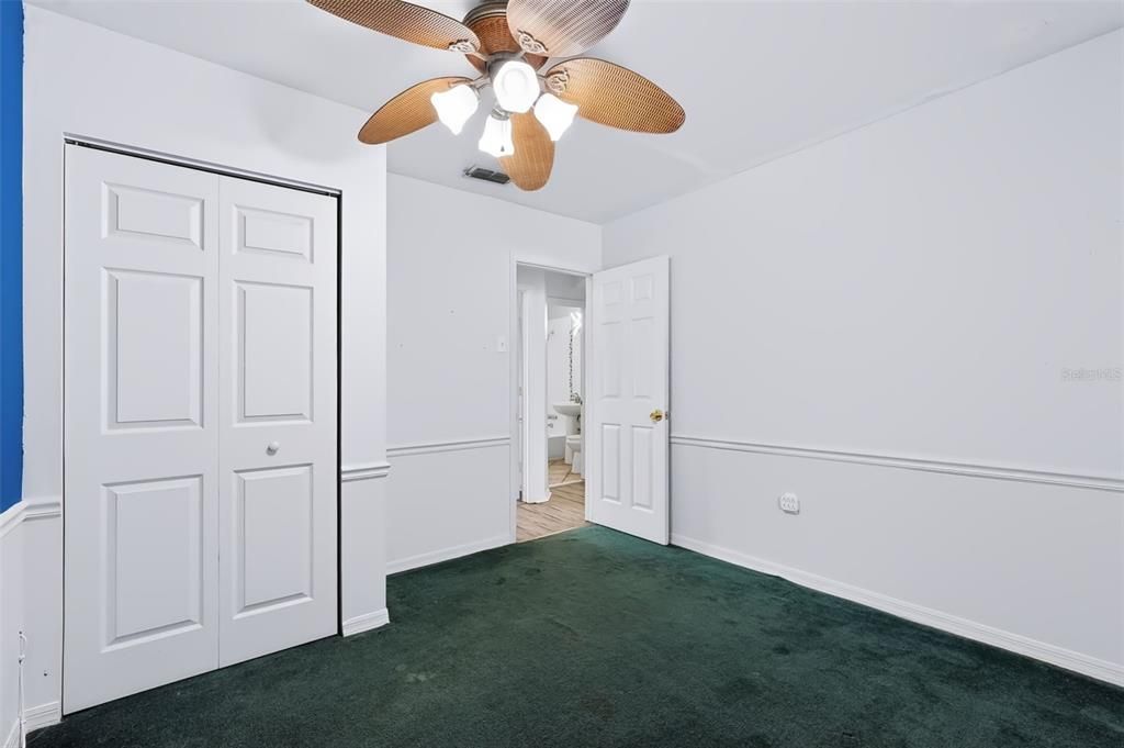 出租: $2,300 (3 贝兹, 1 浴室, 1296 平方英尺)