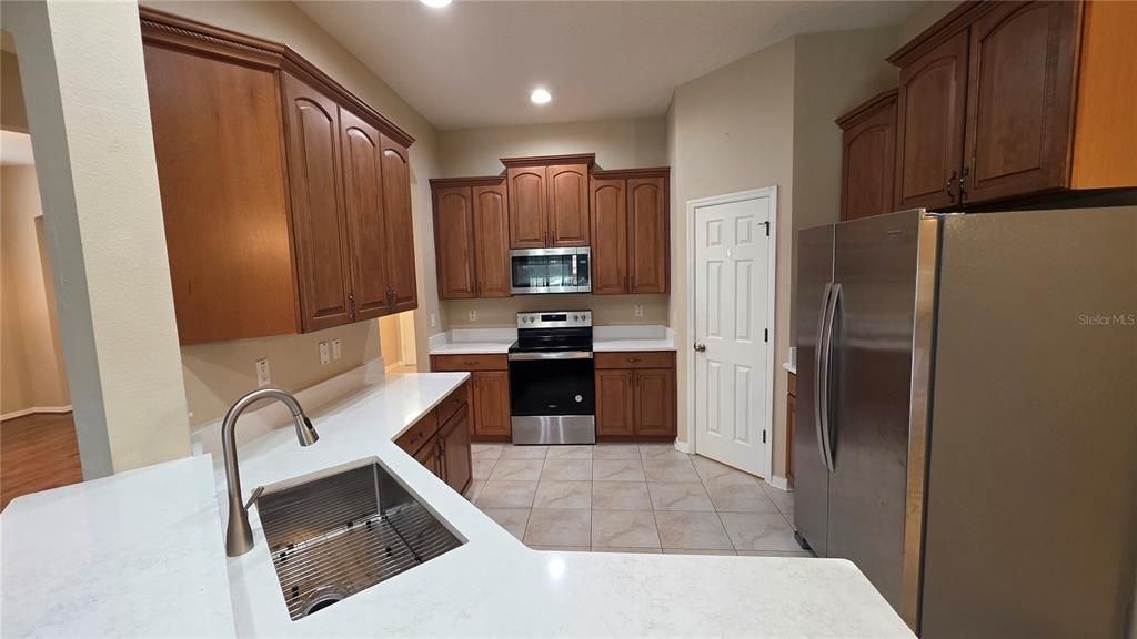 В аренду: $2,875 (4 спален, 3 ванн, 2195 Квадратных фут)