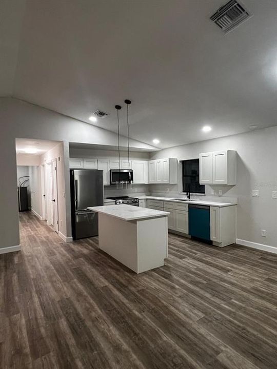 En Venta: $459,900 (5 camas, 4 baños, 2296 Pies cuadrados)