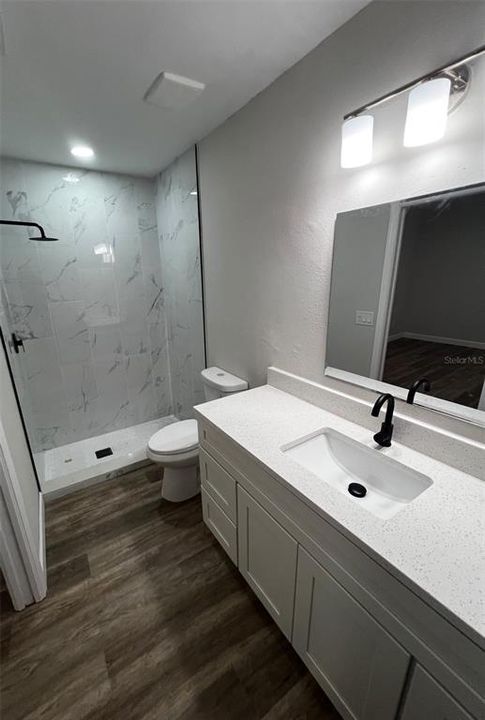 En Venta: $459,900 (5 camas, 4 baños, 2296 Pies cuadrados)