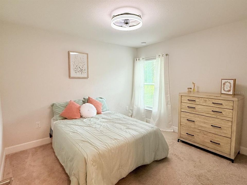 En Venta: $420,000 (4 camas, 2 baños, 2329 Pies cuadrados)