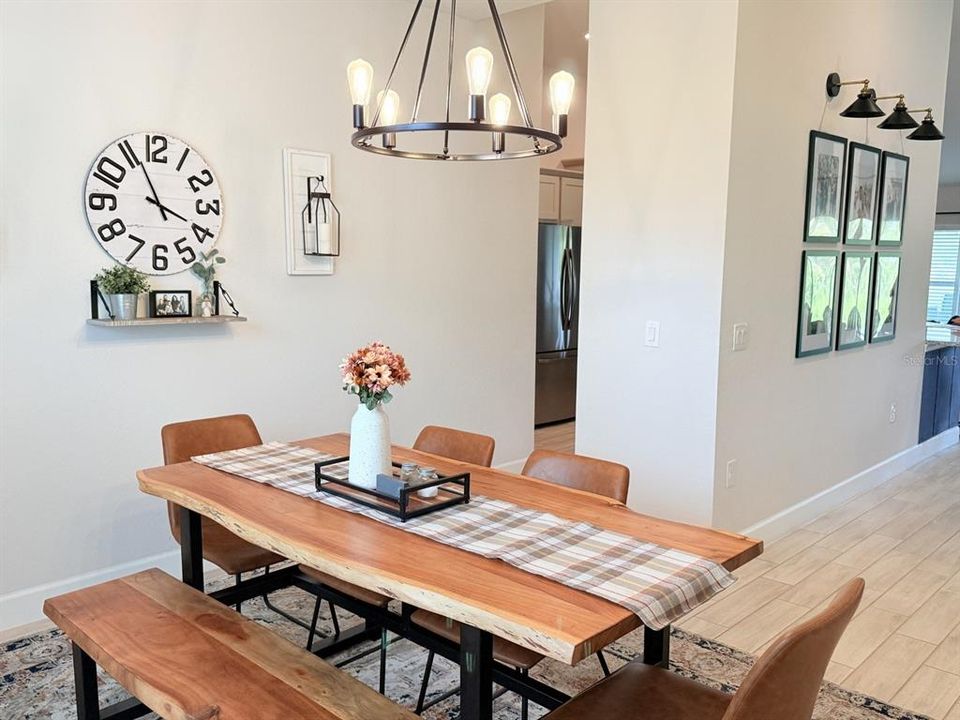 En Venta: $420,000 (4 camas, 2 baños, 2329 Pies cuadrados)