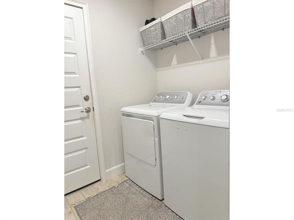 En Venta: $420,000 (4 camas, 2 baños, 2329 Pies cuadrados)