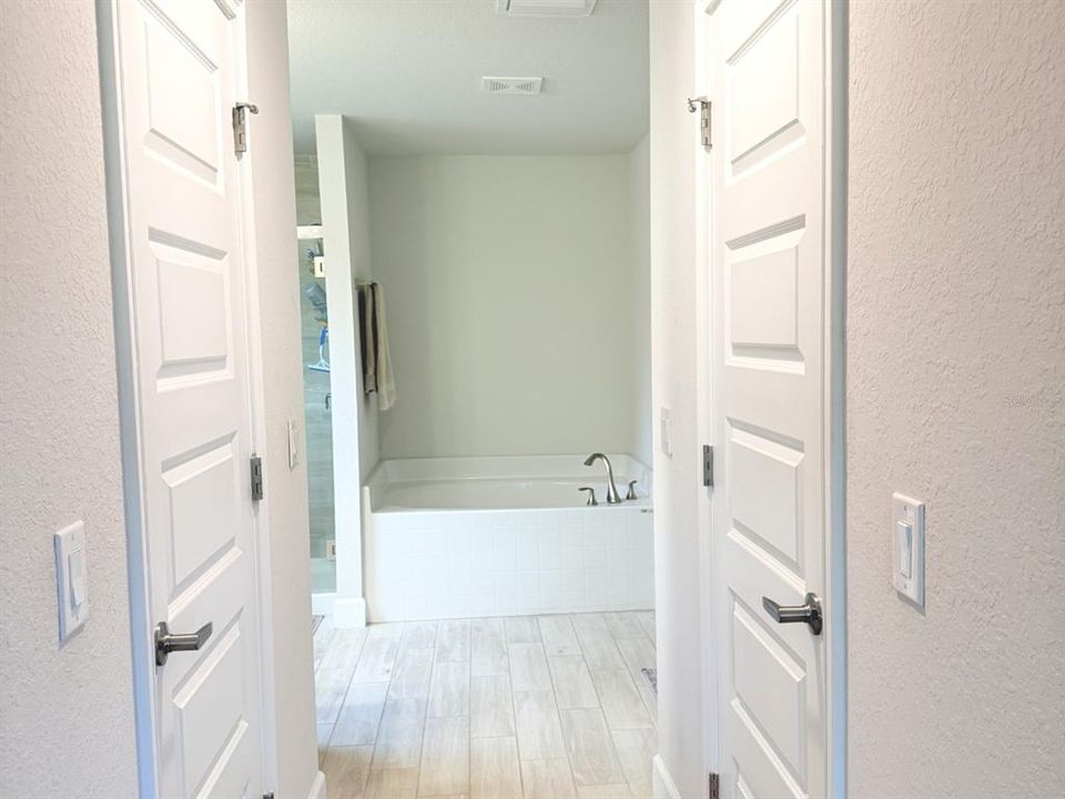 En Venta: $420,000 (4 camas, 2 baños, 2329 Pies cuadrados)