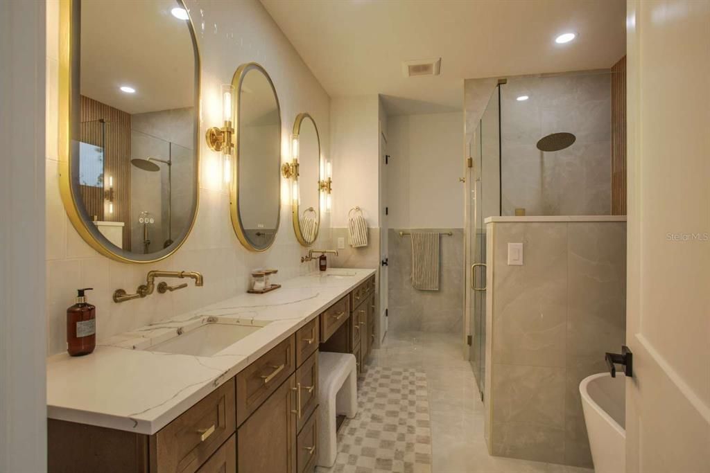 For Sale: $629,900 (3 beds, 3 baths, 2442 Square Feet)
