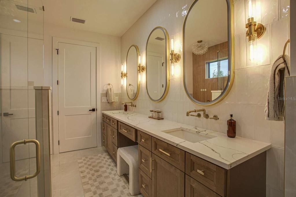 For Sale: $629,900 (3 beds, 3 baths, 2442 Square Feet)