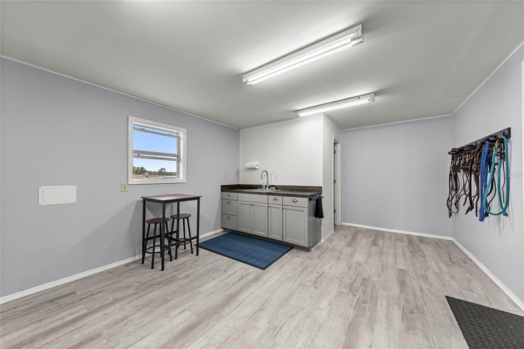 For Sale: $1,795,000 (1 beds, 1 baths, 900 Square Feet)
