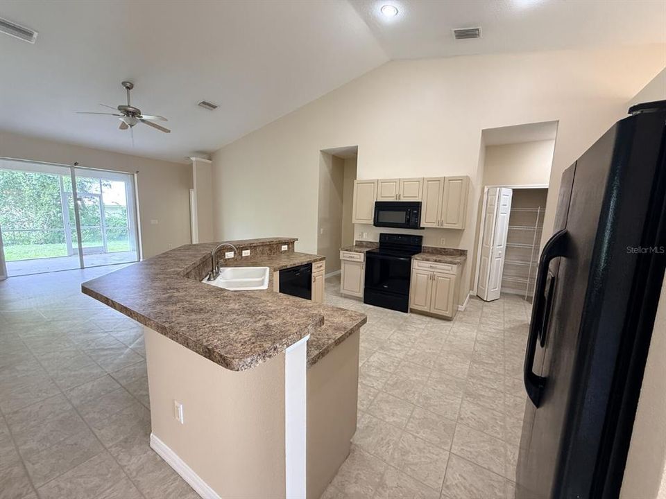 Active With Contract: $1,895 (3 beds, 2 baths, 2200 Square Feet)