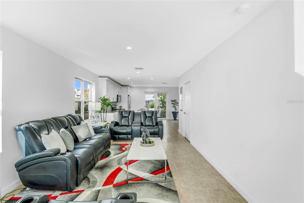 En Venta: $649,900 (4 camas, 2 baños, 1864 Pies cuadrados)