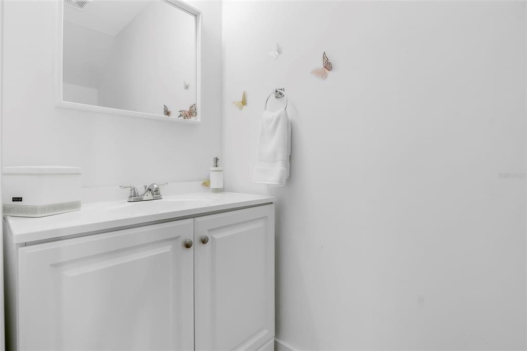 En Venta: $649,900 (4 camas, 2 baños, 1864 Pies cuadrados)