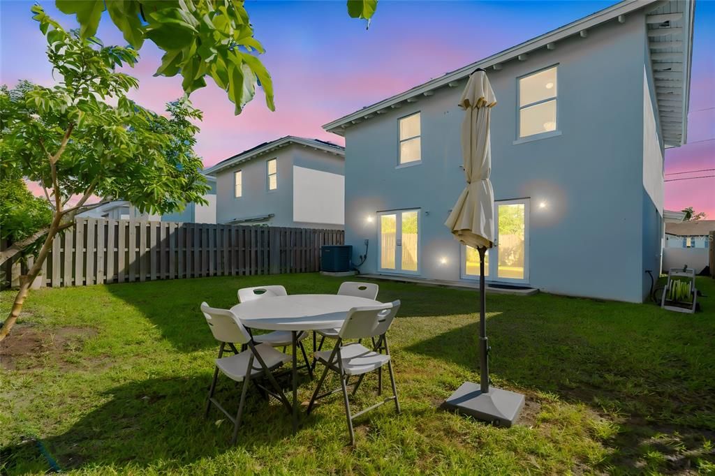 En Venta: $649,900 (4 camas, 2 baños, 1864 Pies cuadrados)
