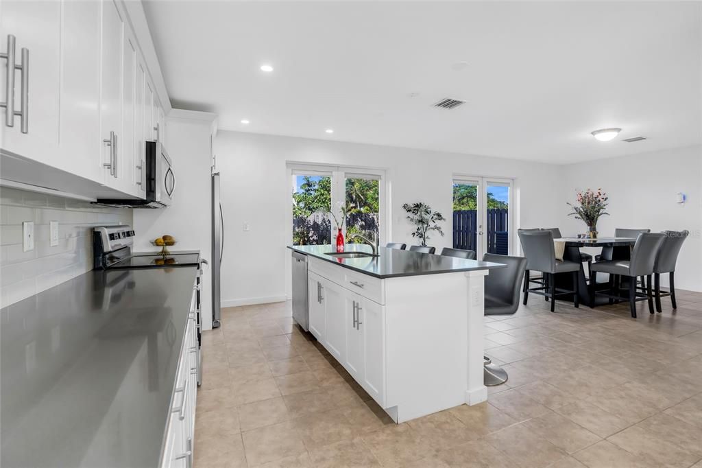 En Venta: $649,900 (4 camas, 2 baños, 1864 Pies cuadrados)