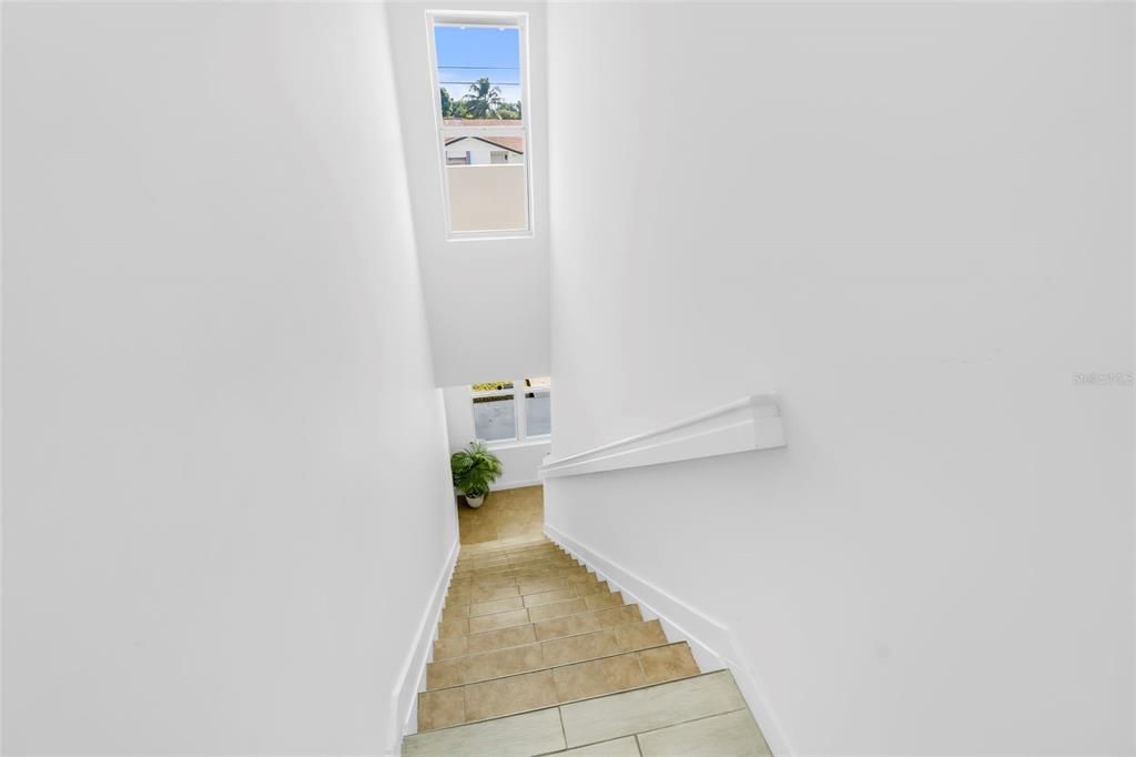 En Venta: $649,900 (4 camas, 2 baños, 1864 Pies cuadrados)