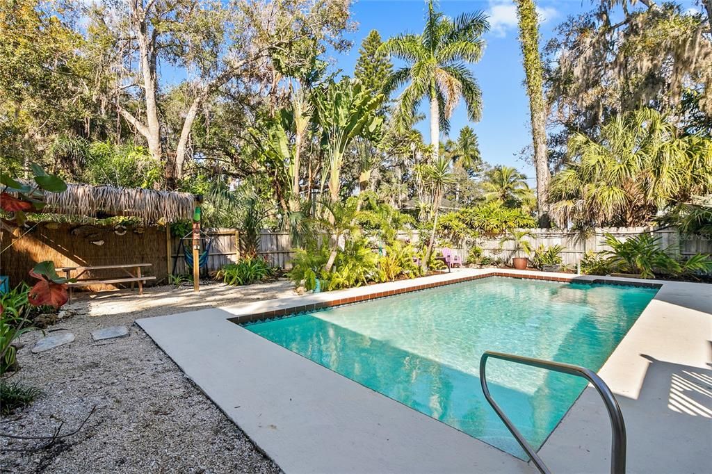 En Venta: $1,045,000 (5 camas, 2 baños, 3041 Pies cuadrados)