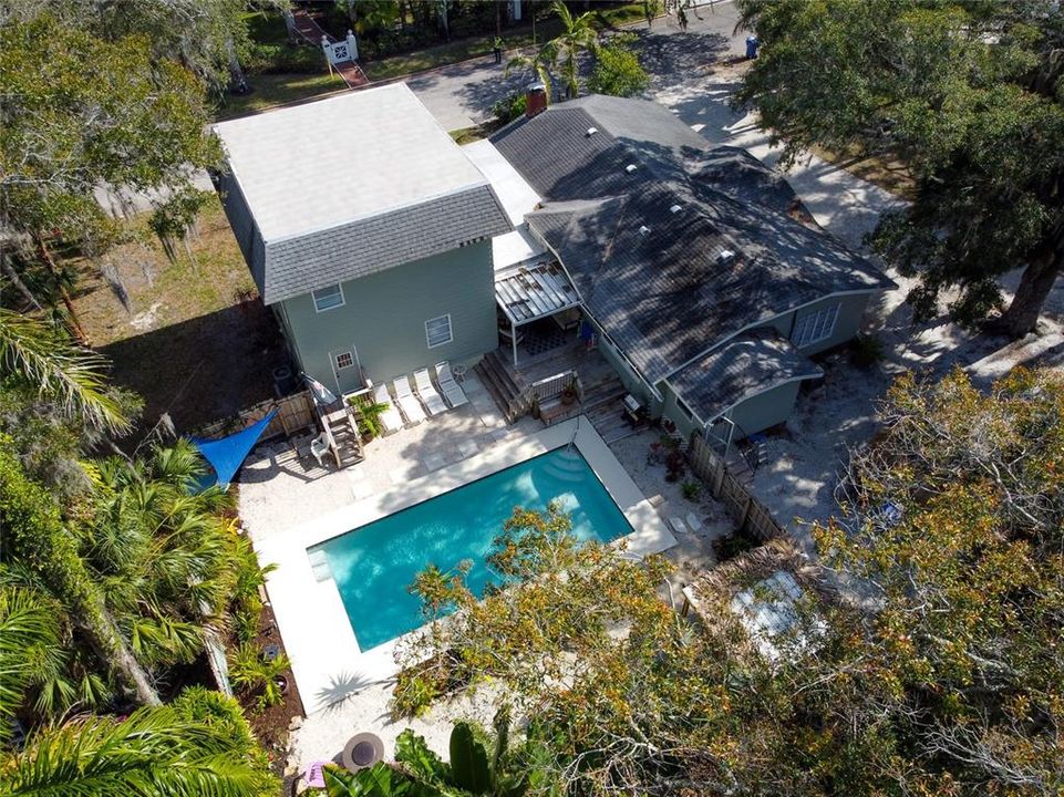 En Venta: $1,045,000 (5 camas, 2 baños, 3041 Pies cuadrados)