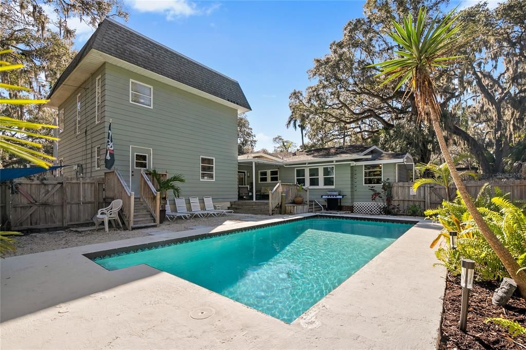 En Venta: $1,045,000 (5 camas, 2 baños, 3041 Pies cuadrados)