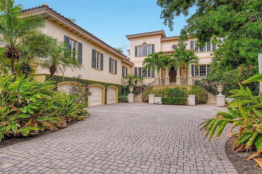 For Sale: $16,750,000 (4 beds, 6 baths, 6703 Square Feet)