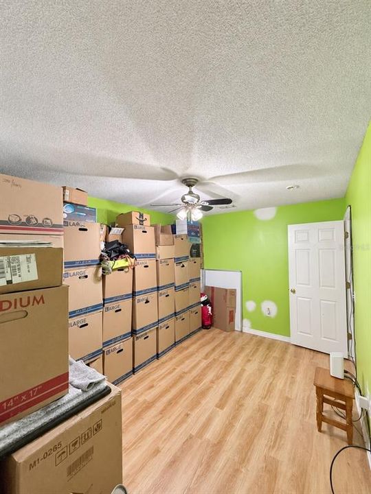 На продажу: $380,000 (4 спален, 2 ванн, 1874 Квадратных фут)