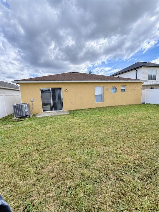 На продажу: $380,000 (4 спален, 2 ванн, 1874 Квадратных фут)