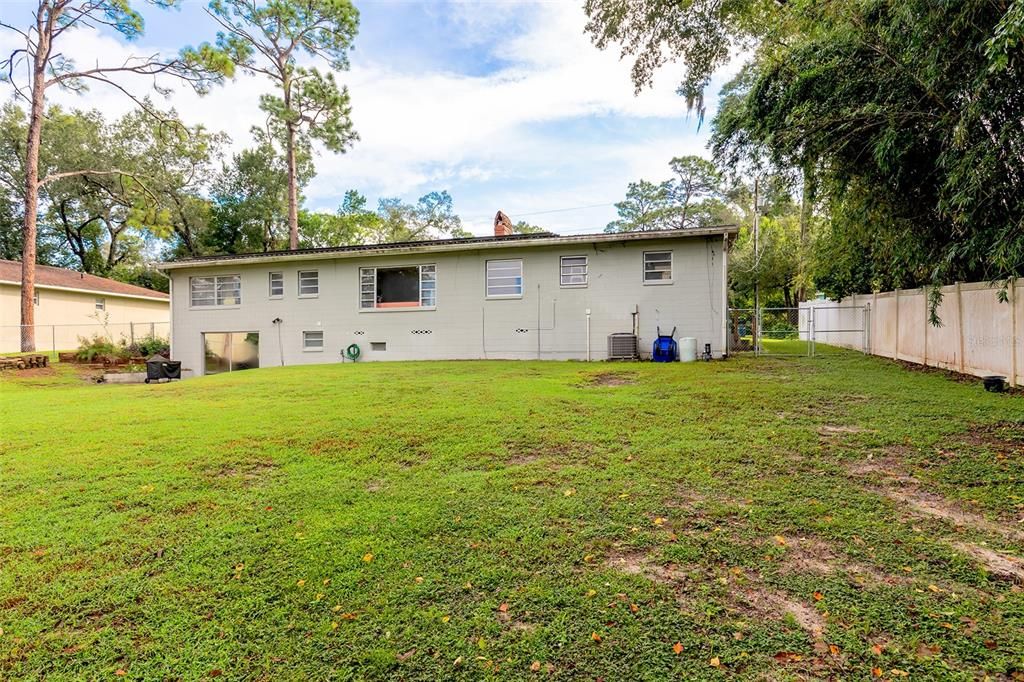 En Venta: $410,000 (3 camas, 3 baños, 1904 Pies cuadrados)