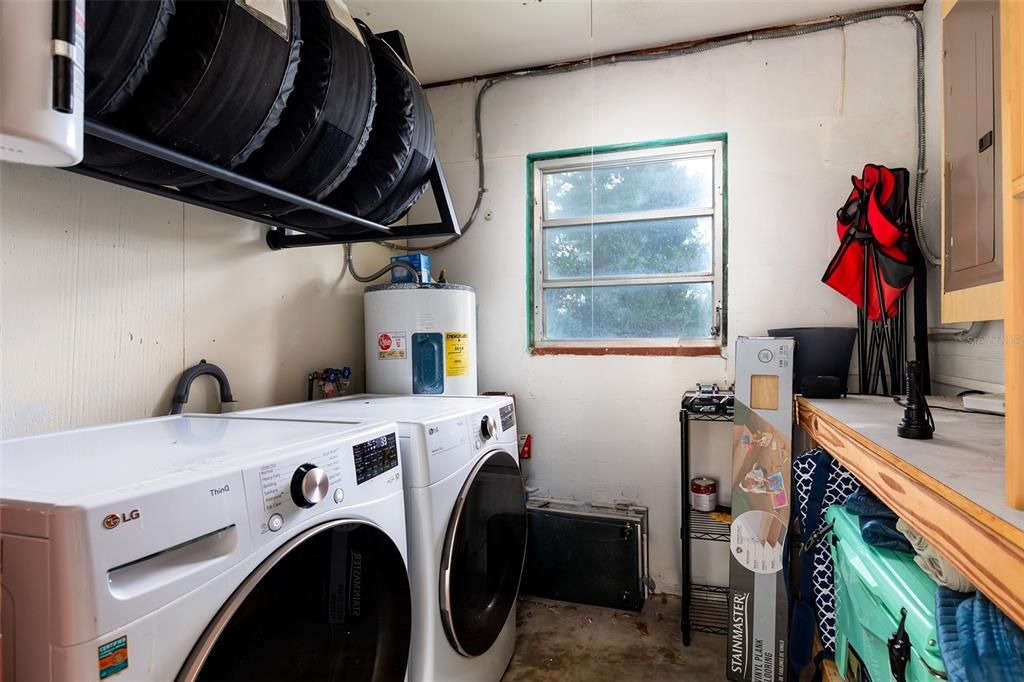 En Venta: $410,000 (3 camas, 3 baños, 1904 Pies cuadrados)