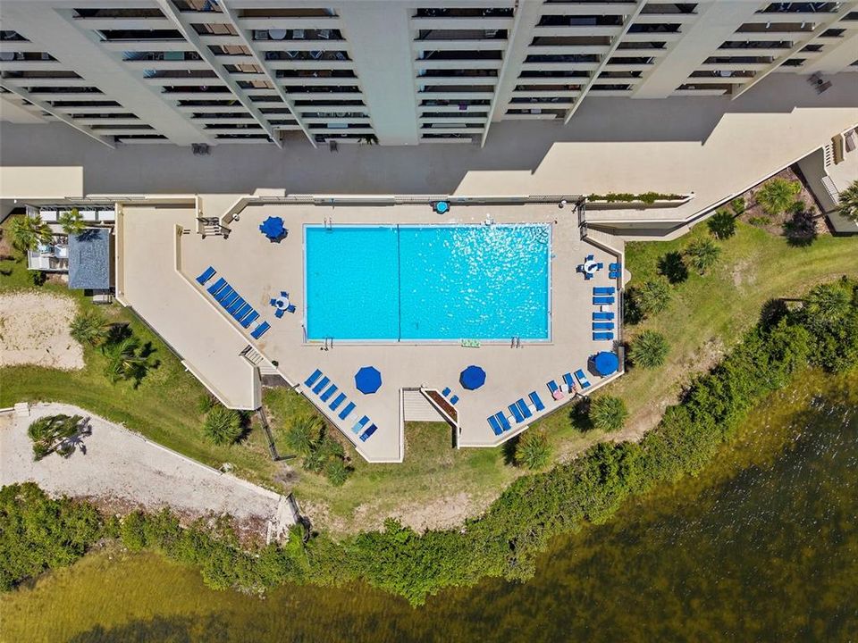 待售: $295,000 (2 贝兹, 2 浴室, 950 平方英尺)