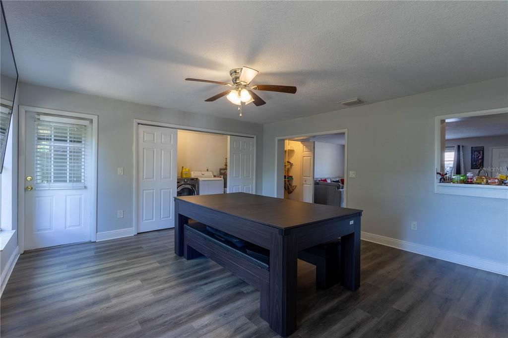 For Sale: $350,000 (3 beds, 2 baths, 1660 Square Feet)