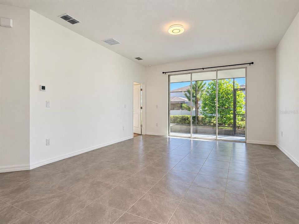 For Rent: $2,100 (3 beds, 2 baths, 1565 Square Feet)