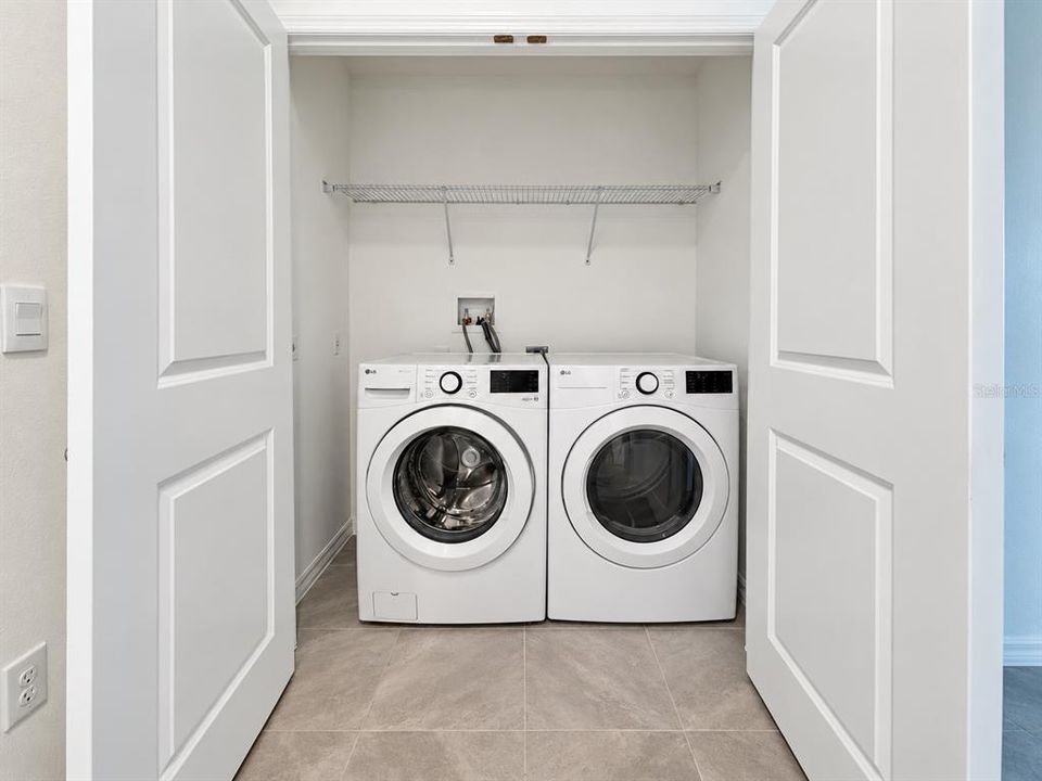 For Rent: $2,100 (3 beds, 2 baths, 1565 Square Feet)
