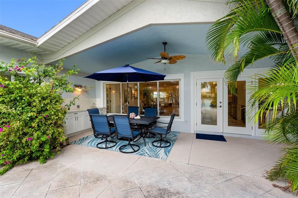 For Rent: $6,800 (3 beds, 3 baths, 2242 Square Feet)