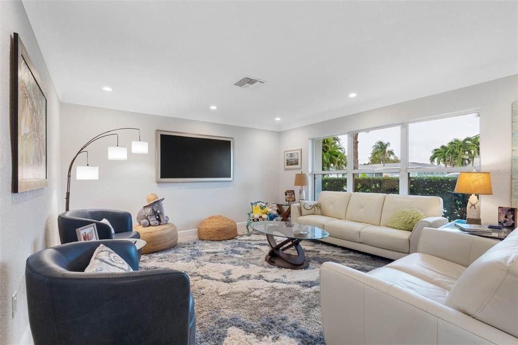 For Rent: $6,800 (3 beds, 3 baths, 2242 Square Feet)