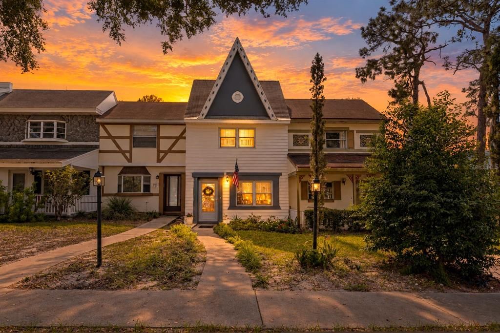 На продажу: $139,900 (2 спален, 2 ванн, 1700 Квадратных фут)