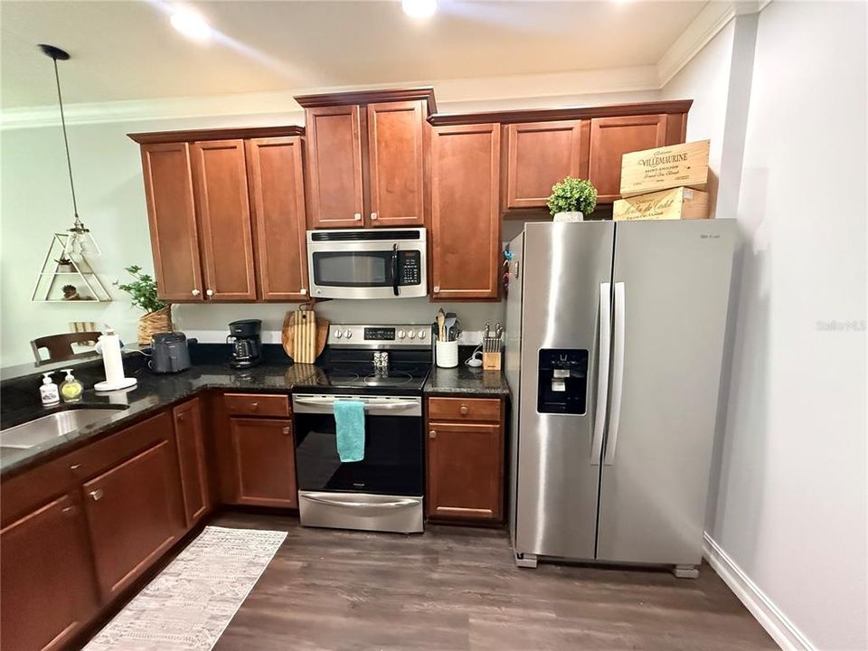 For Rent: $2,349 (3 beds, 2 baths, 1528 Square Feet)