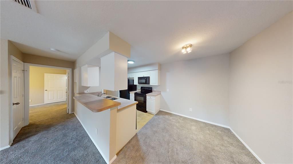 For Sale: $160,000 (2 beds, 2 baths, 1029 Square Feet)