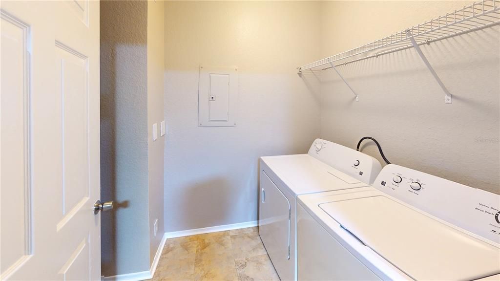 For Sale: $160,000 (2 beds, 2 baths, 1029 Square Feet)