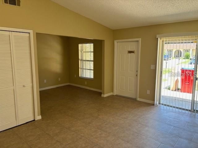 В аренду: $1,950 (2 спален, 2 ванн, 1080 Квадратных фут)