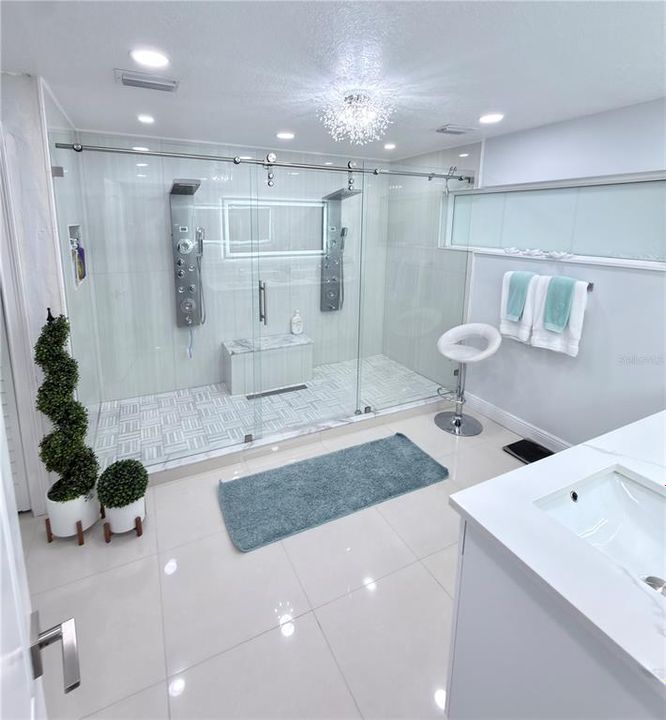 For Sale: $820,000 (6 beds, 3 baths, 3267 Square Feet)