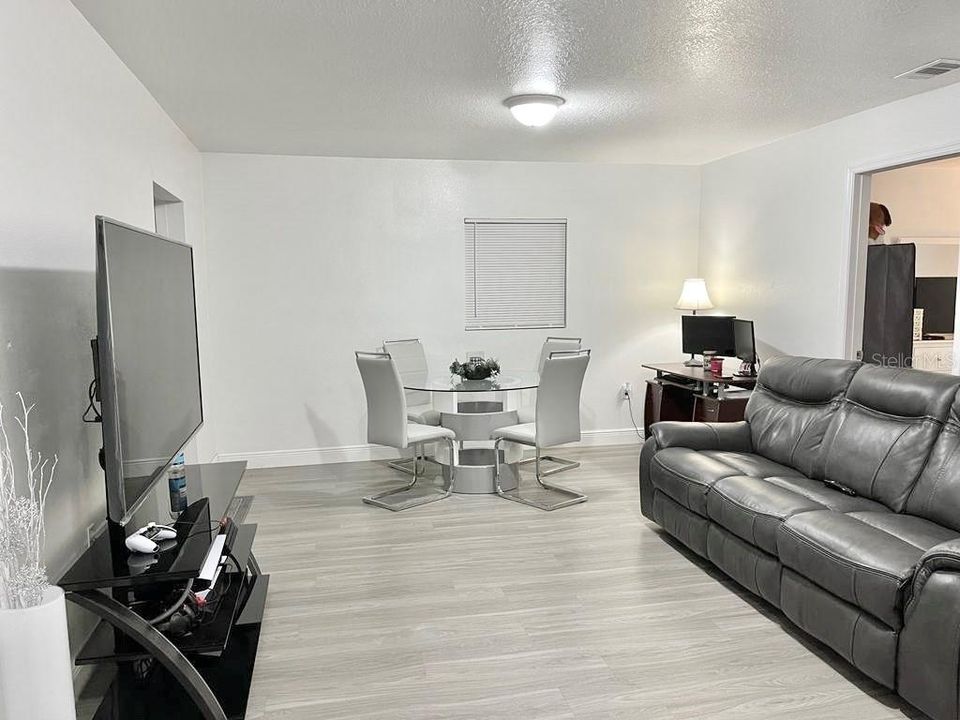 For Sale: $820,000 (6 beds, 3 baths, 3267 Square Feet)
