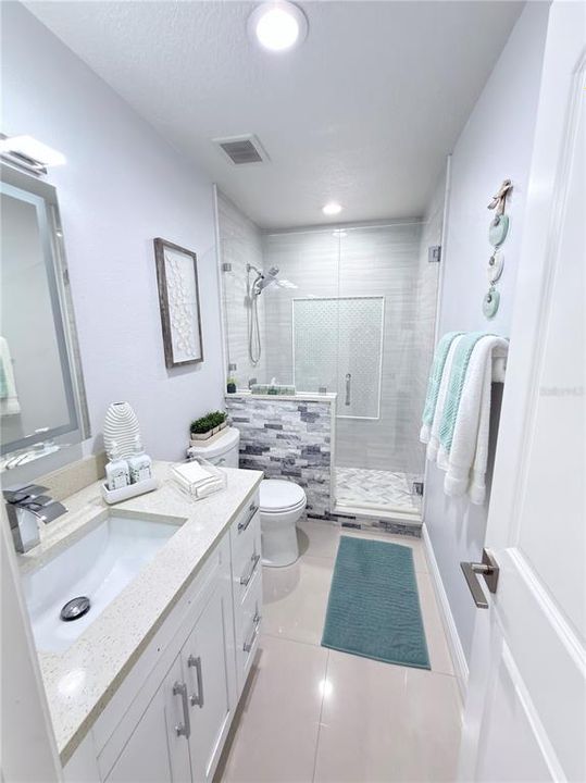 For Sale: $820,000 (6 beds, 3 baths, 3267 Square Feet)