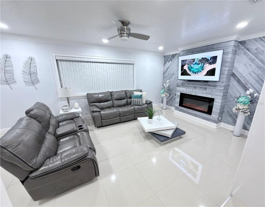 For Sale: $820,000 (6 beds, 3 baths, 3267 Square Feet)