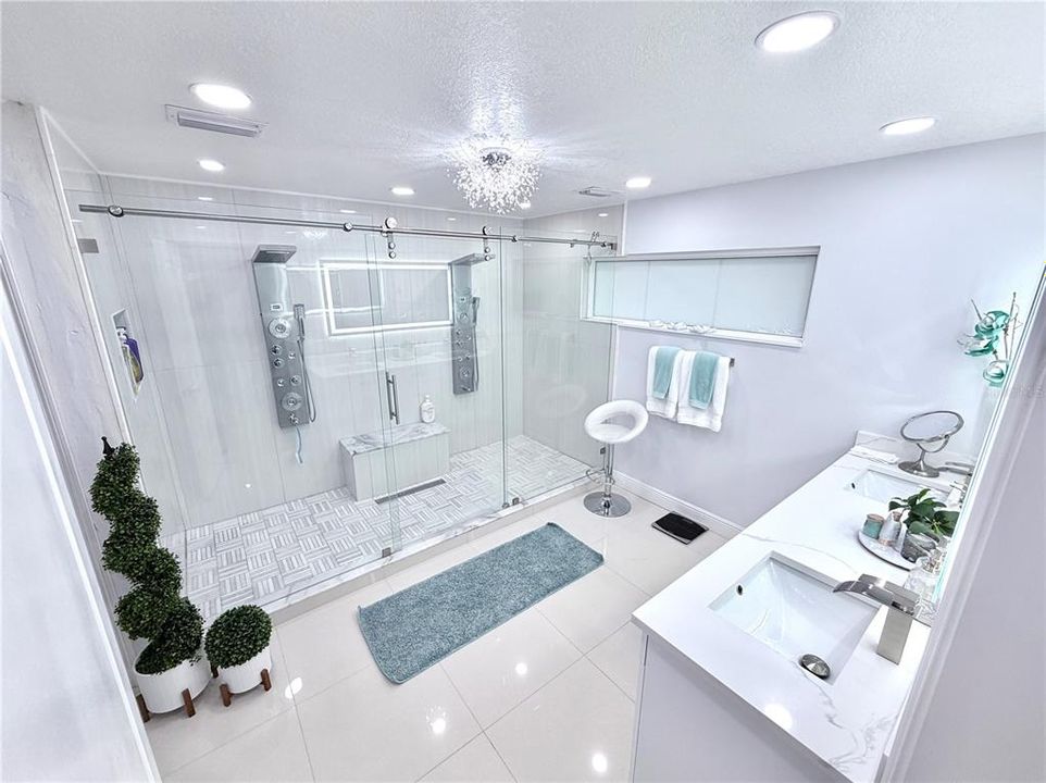For Sale: $820,000 (6 beds, 3 baths, 3267 Square Feet)