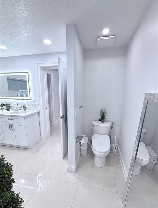 For Sale: $820,000 (6 beds, 3 baths, 3267 Square Feet)