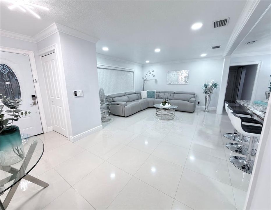 For Sale: $820,000 (6 beds, 3 baths, 3267 Square Feet)