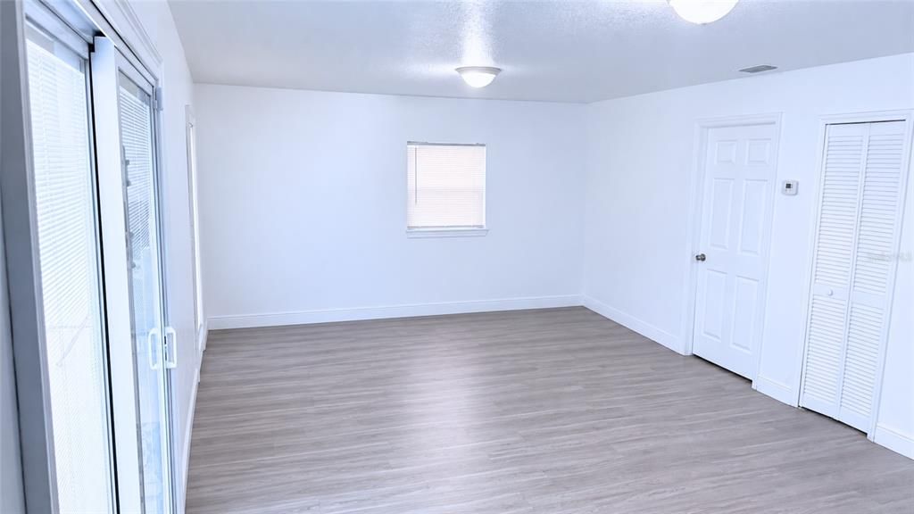 For Sale: $820,000 (6 beds, 3 baths, 3267 Square Feet)