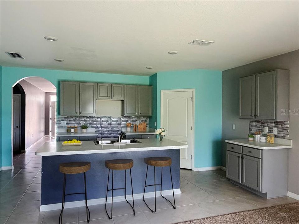 En Venta: $299,900 (4 camas, 2 baños, 1846 Pies cuadrados)