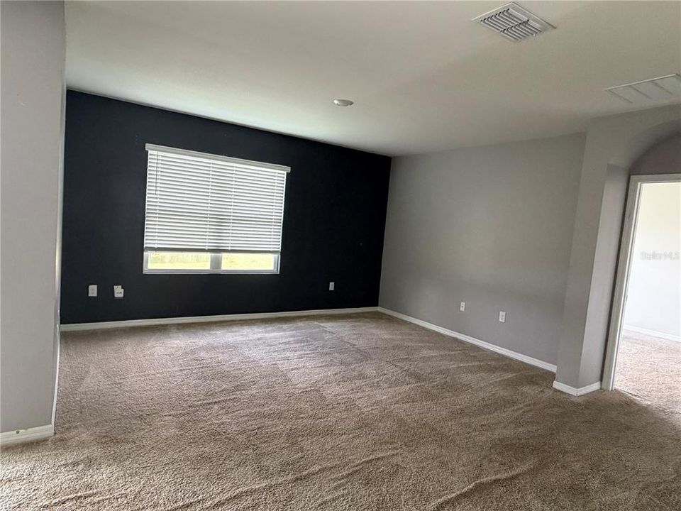 En Venta: $299,900 (4 camas, 2 baños, 1846 Pies cuadrados)