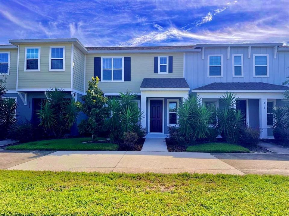 For Rent: $2,250 (3 beds, 2 baths, 1608 Square Feet)
